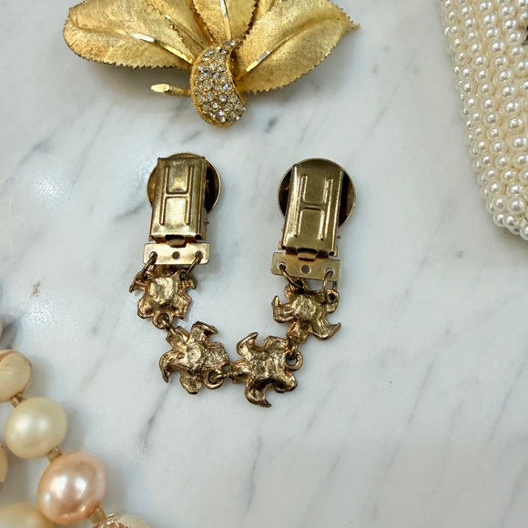 ♥️RESERVED♥️ 1950’s Rhinestone Shoe Straps, Sweater Clip, Beaded Bag, BKE Brooch - Picture 15 of 16